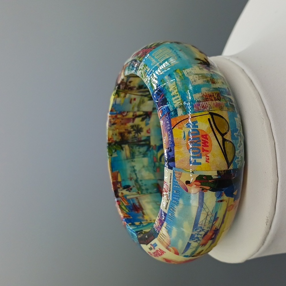 COLORFUL VINTAGE  TROPICAL BANGLE